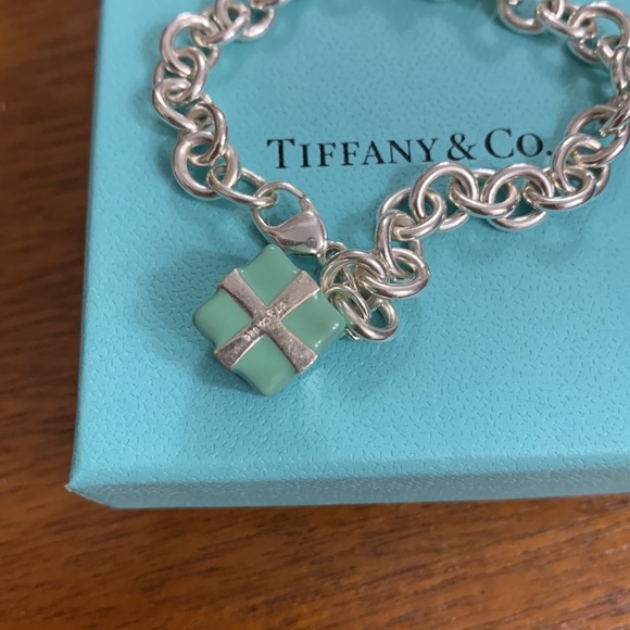 Tiffany & Co box charm with bracelet - Picture 4 of 5